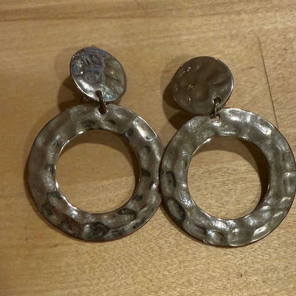 Jewelry - Vintage Silver Hammered Circle Earrings